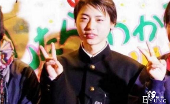 16岁高中生恋上女装，男扮女装后雌雄难辨，粉丝：这是男的？-2.jpg