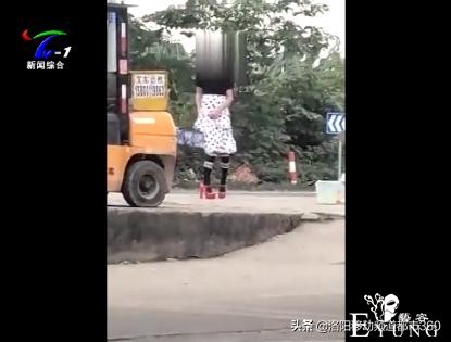 只为吸引眼球？街头“伪娘”现身作秀，竟在闹市区直播自骂-4.jpg
