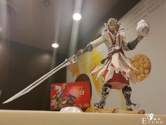 手工大神变废为宝，用吃剩的鸡骨头做李白手办，隔壁小孩都看呆了-2.jpg