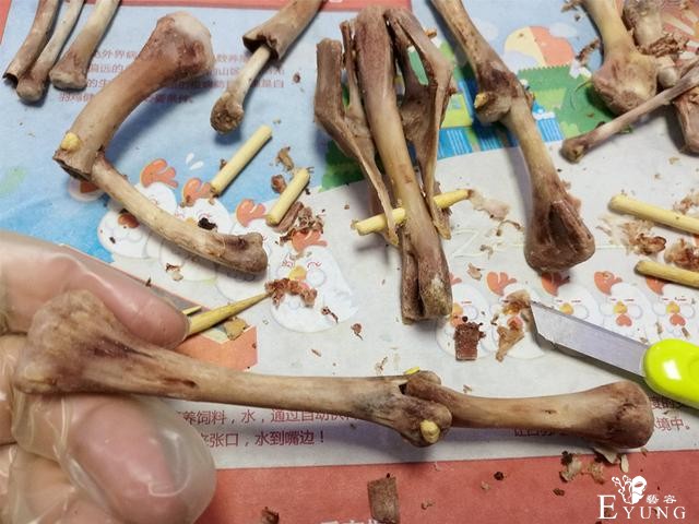 手工大神变废为宝，用吃剩的鸡骨头做李白手办，隔壁小孩都看呆了-4.jpg