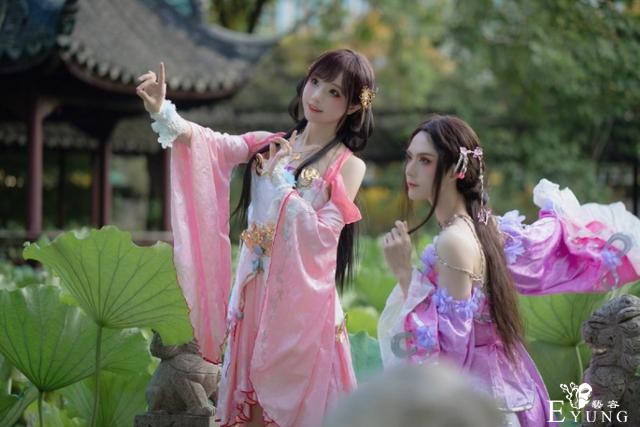 我愿称你为最美coser，自己神还原，还把搭档变“女装大佬”-2.jpg