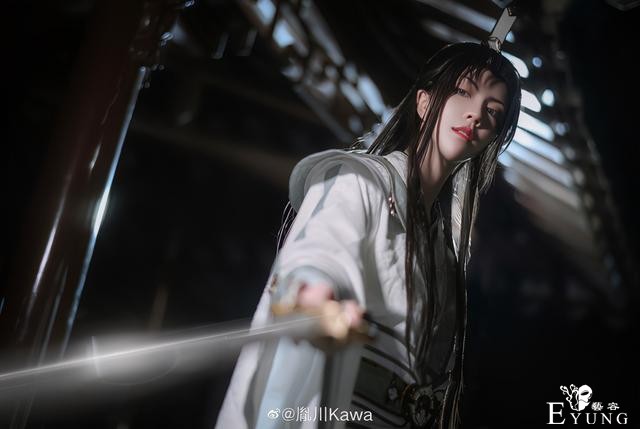 《穿书自救指南》沈清秋cos，就看一眼，师尊的感觉一下就来了-1.jpg