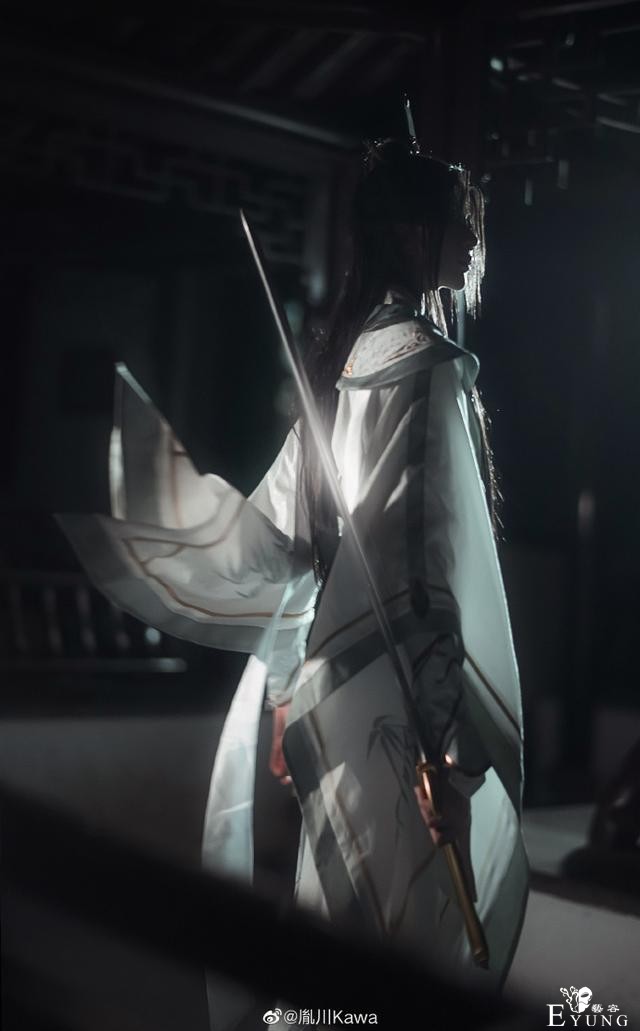 《穿书自救指南》沈清秋cos，就看一眼，师尊的感觉一下就来了-6.jpg