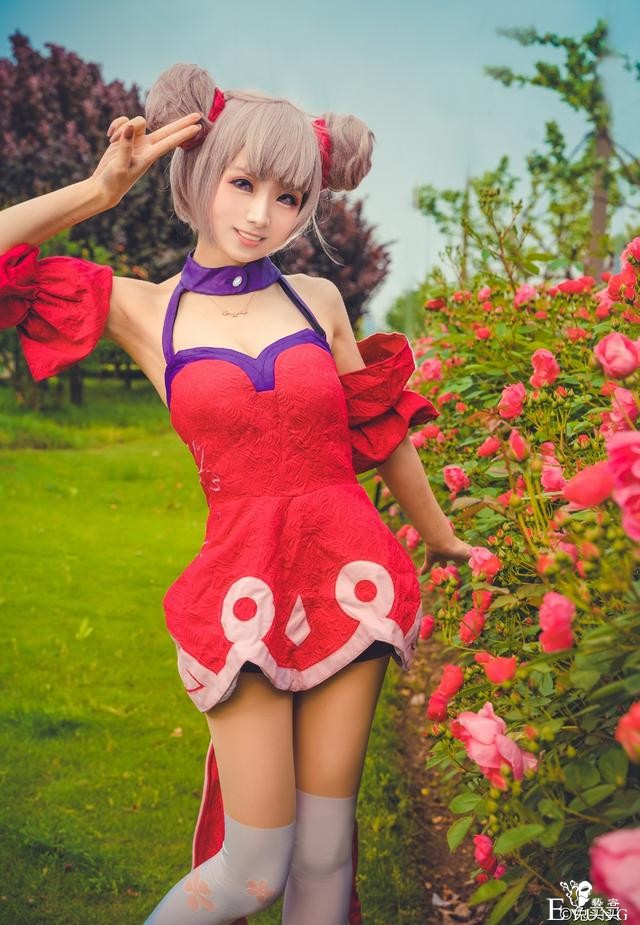 《王者荣耀》小乔cos，甜美惊艳，比玫瑰花还要有魅力-4.jpg