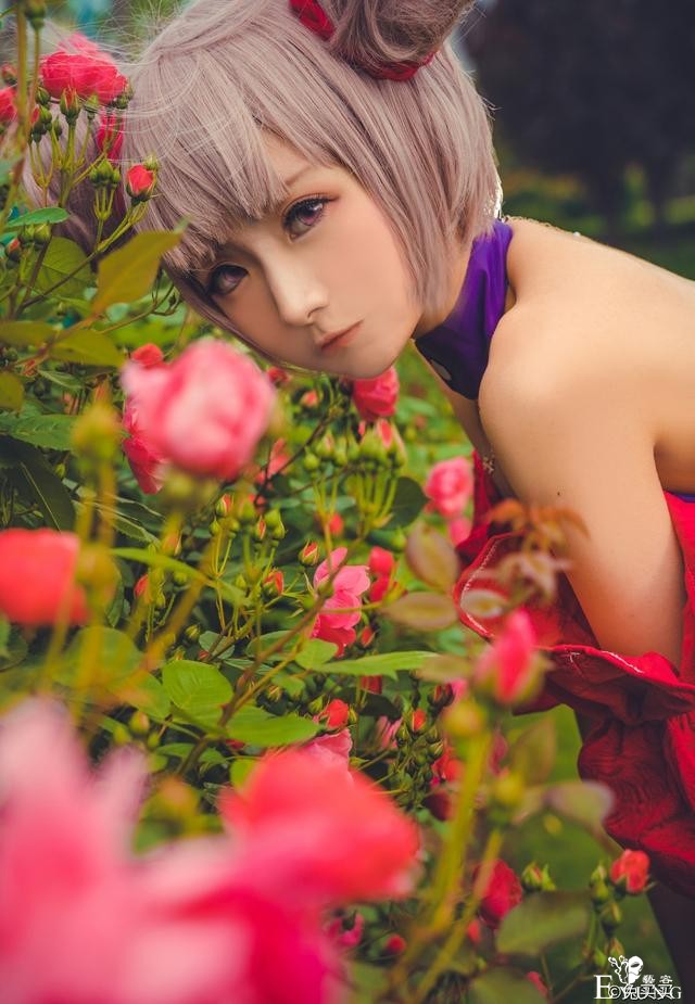 《王者荣耀》小乔cos，甜美惊艳，比玫瑰花还要有魅力-5.jpg