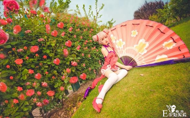 《王者荣耀》小乔cos，甜美惊艳，比玫瑰花还要有魅力-8.jpg