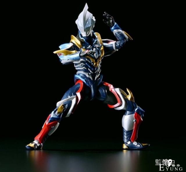 捷德奥特曼银河初升SHF解禁，外形花哨臃肿看起来就像烂胶粘贴-1.jpg