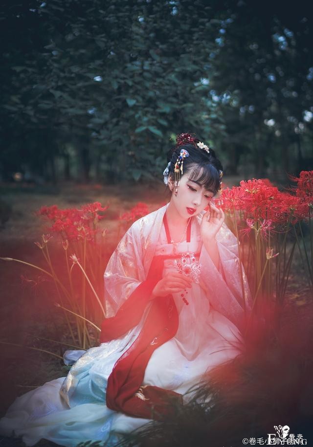 汉服：明眸皓齿，绝美雅致，一瞥一笑皆拨人心弦-2.jpg