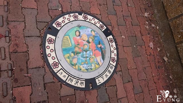 日本人玩井盖上瘾，又打算放置一批动漫井盖，刀剑凉宫的都有-4.jpg