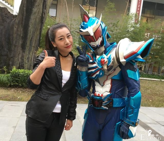 假面骑士Slash真身揭晓，天下特摄是一家，他是铠甲勇士鹰帅-3.jpg
