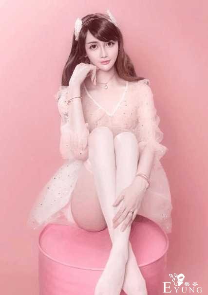 这位小伙子！你比女人还美！让人目瞪口呆的伪娘装-2.jpg
