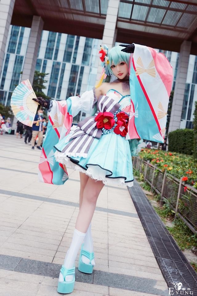 三位国人COSER扮演的人气虚拟偶像“初音未来”！颜值很高哦-18.jpg