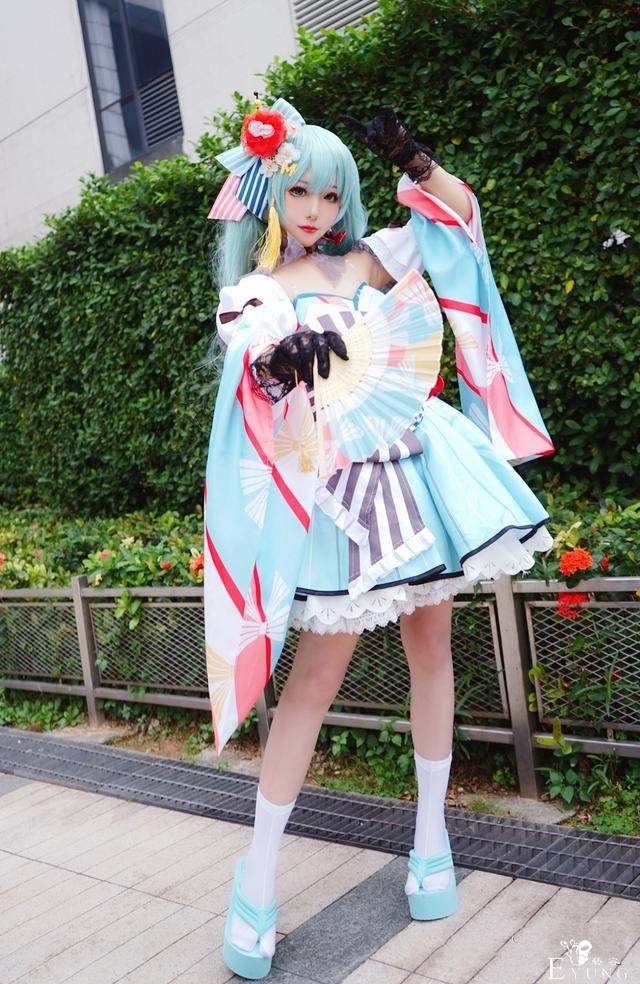 三位国人COSER扮演的人气虚拟偶像“初音未来”！颜值很高哦-15.jpg