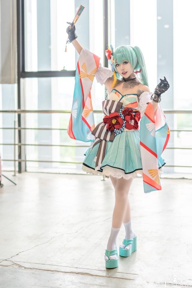 三位国人COSER扮演的人气虚拟偶像“初音未来”！颜值很高哦-19.jpg