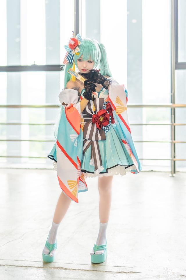 三位国人COSER扮演的人气虚拟偶像“初音未来”！颜值很高哦-20.jpg