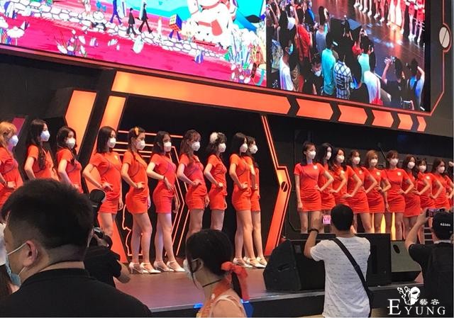 戴上口罩的CJ showgirl，你还心动吗？暗送的秋波有没有get到呢？-8.jpg