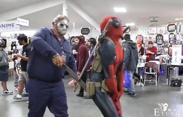 死侍漫展强吻coser，穿上C服为所欲为？其实都是商量好的-4.jpg