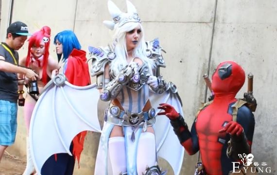 死侍漫展强吻coser，穿上C服为所欲为？其实都是商量好的-5.jpg