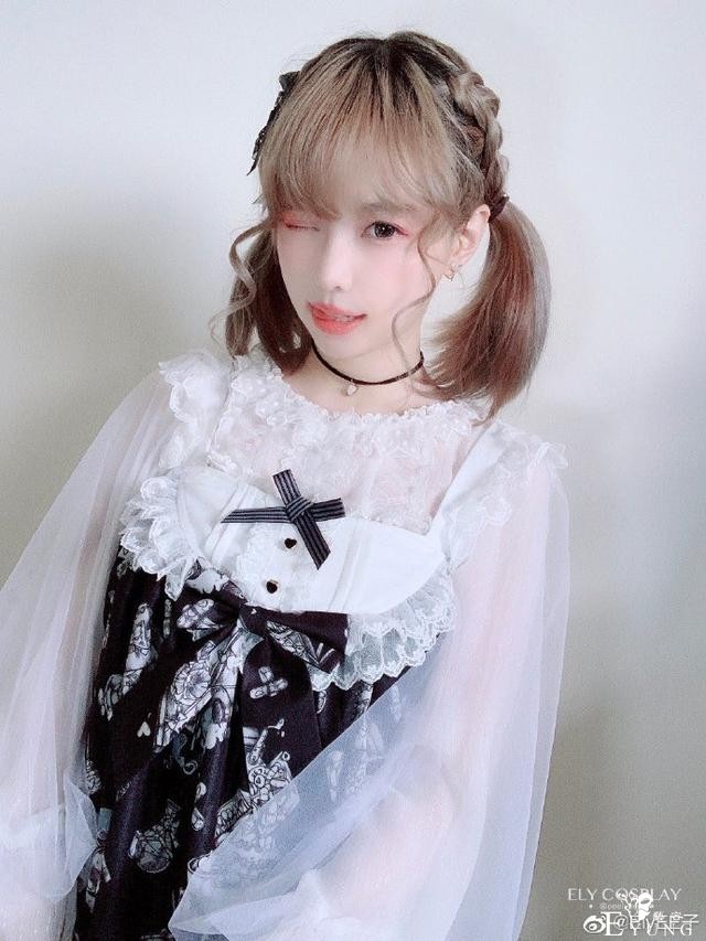 Coser  ElyEE子_Lolita装扮-3.jpg