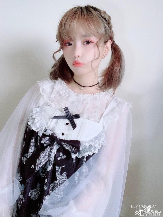 Coser  ElyEE子_Lolita装扮-2.jpg
