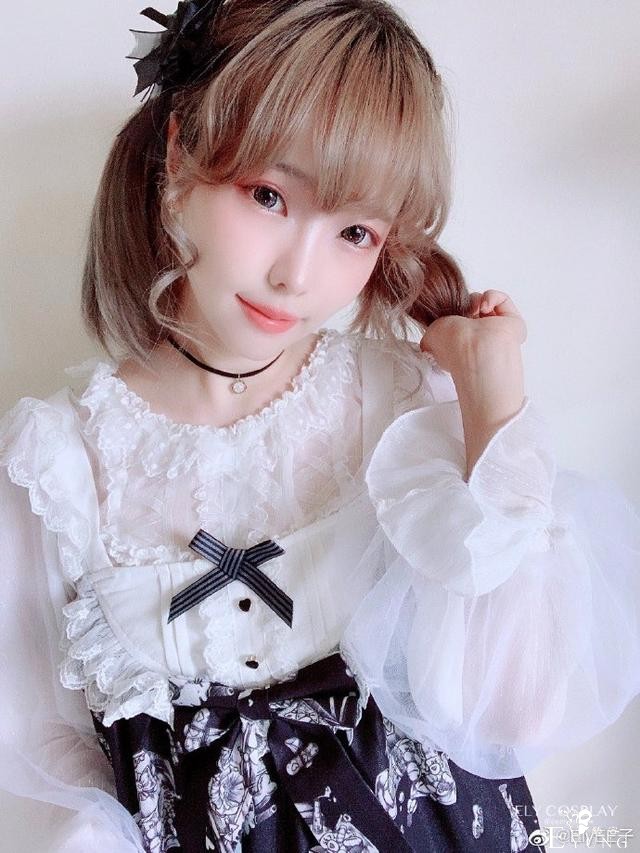 Coser  ElyEE子_Lolita装扮-6.jpg