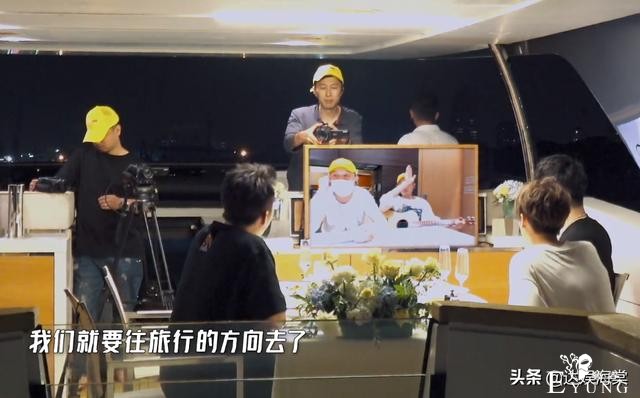 《哈哈》首播，鹿晗邓超陈赫喝啤酒，有谁注意鹿晗杯中物？真自律-1.jpg