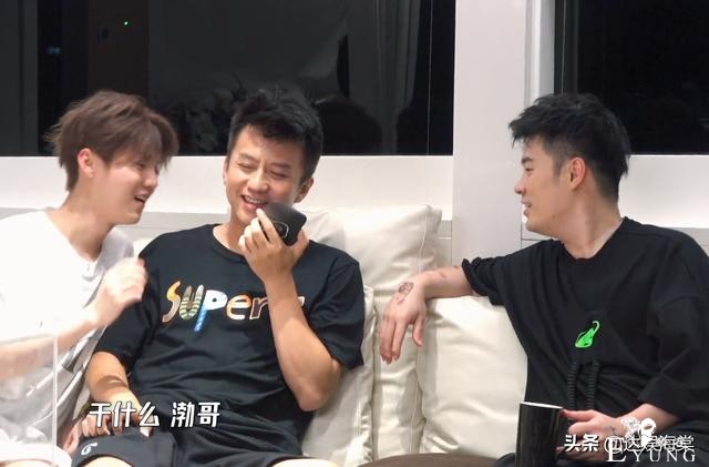 《哈哈》首播，鹿晗邓超陈赫喝啤酒，有谁注意鹿晗杯中物？真自律-10.jpg