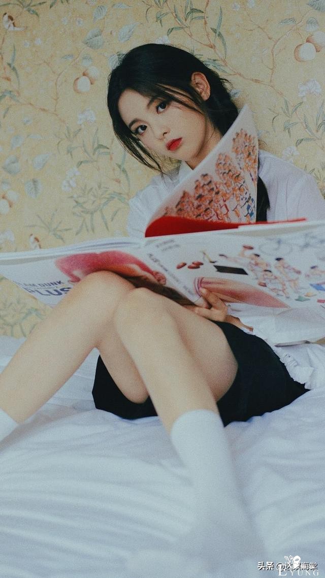杨超越综艺影视两开花，知名度好过虞书欣，只想赚钱是穷怕了？-11.jpg