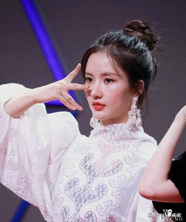 硬糖少女资源好过THE9，八月行程已曝光，晚会综艺专辑陆续上线-1.jpg