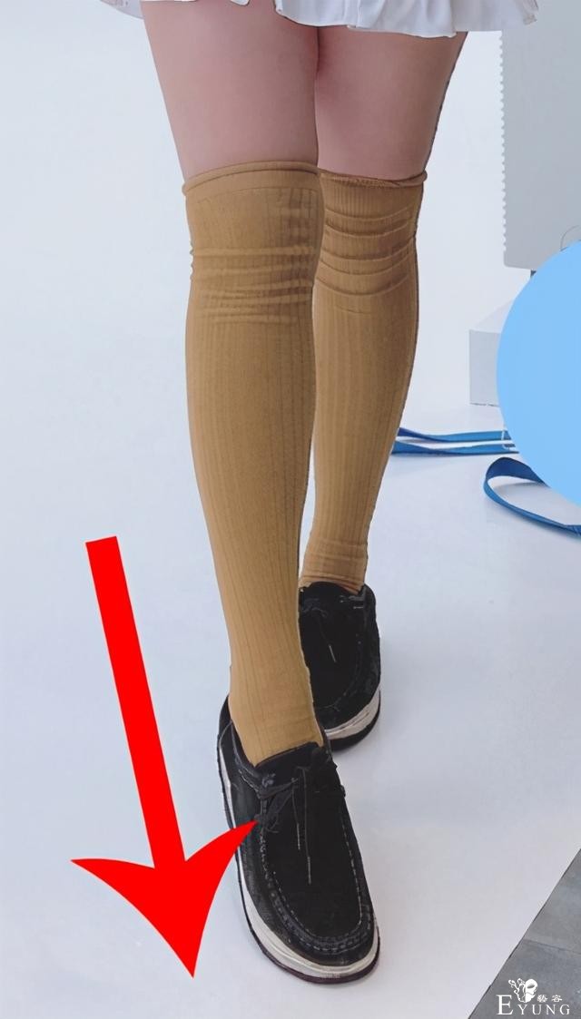 日本美女coser解密“网骗”技巧，瞬间变瘦加大长腿-4.jpg