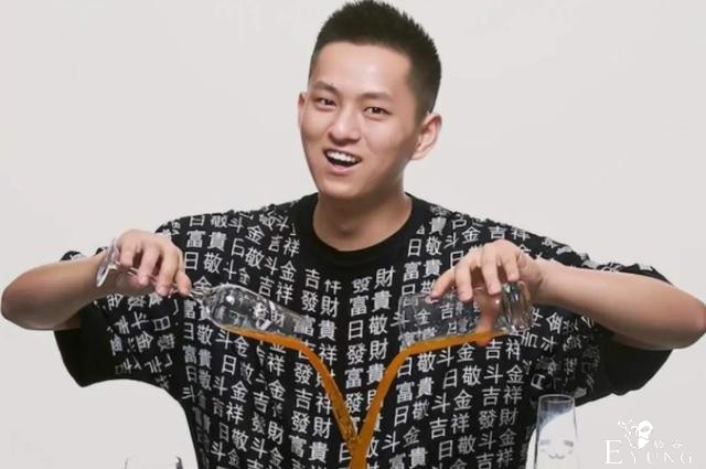 在做全职UP之前，B站大佬都在干啥？蕾丝当解说，敬汉卿做销售-5.jpg