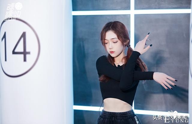 硬糖少女差距拉开，希林凭借综艺走红，郑乃馨1个月只有1次活动-2.jpg