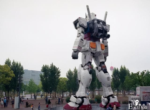网友做高达被小朋友嘲讽：这么大岁数做胶不勾线，买成品算了-3.jpg