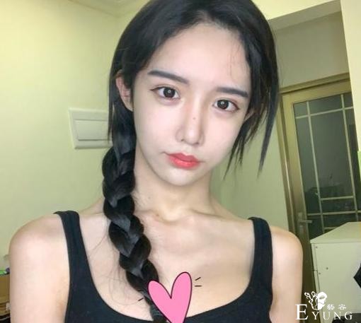 漫展如何辨别女装大佬？除了听声音，还可以看4个地方-3.jpg