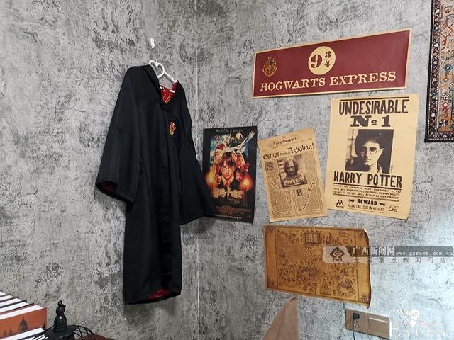 年轻人为发朋友圈有多拼？南宁这些换装自拍馆火了-18.jpg