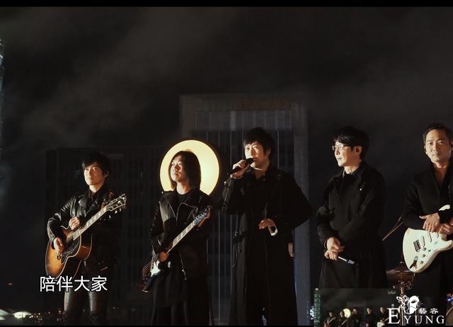 B站跨年晚会明星齐聚，胜似“春晚”，弱化“二次元”已成事实-6.jpg