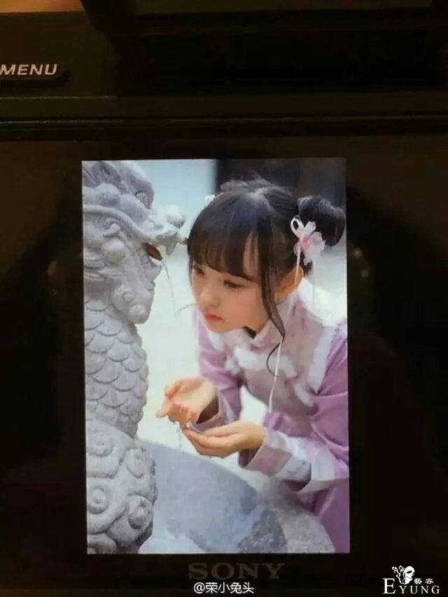 为什么很多COS都只拍上半身？因为下面简直不能看啊-5.jpg