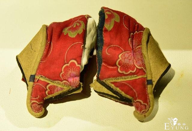 成都“三寸金莲馆”，3千双小鞋散发女人的屈辱，游客：想去看-2.jpg