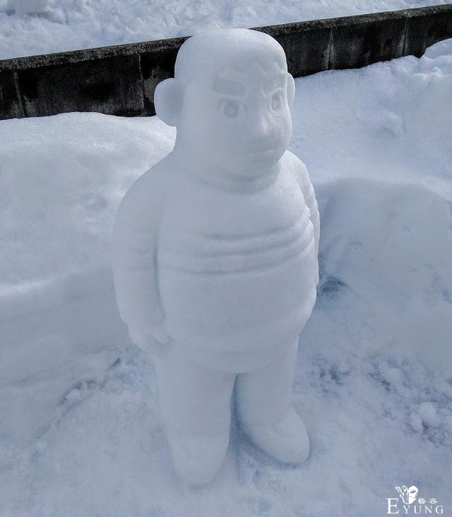 不仅仅有梦幻般的冰苹果，日本的雪人也太二次元了-3.jpg