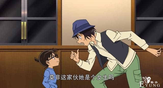 柯南里基德误以为世良是男生，拿光她的衣服，多亏小兰拿浴巾遮挡-6.jpg