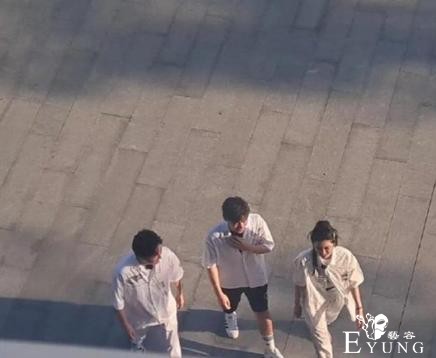 赵小棠参加《极挑》与邓伦相谈甚欢，同公司孔雪儿资源差距太大了-2.jpg