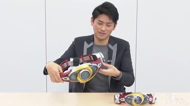 假面骑士Agito20周年腰带，超强远光灯，那个男人亲自变身-4.jpg