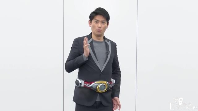 假面骑士Agito20周年腰带，超强远光灯，那个男人亲自变身-5.jpg