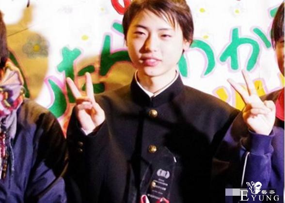 日本16岁高中生火了，因男扮女装引关注，网友：女生都自愧不如-6.jpg