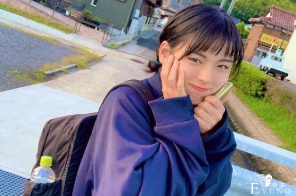 16岁高中生“男扮女装”，因长相甜美吸粉无数，女生都自叹不如-1.jpg