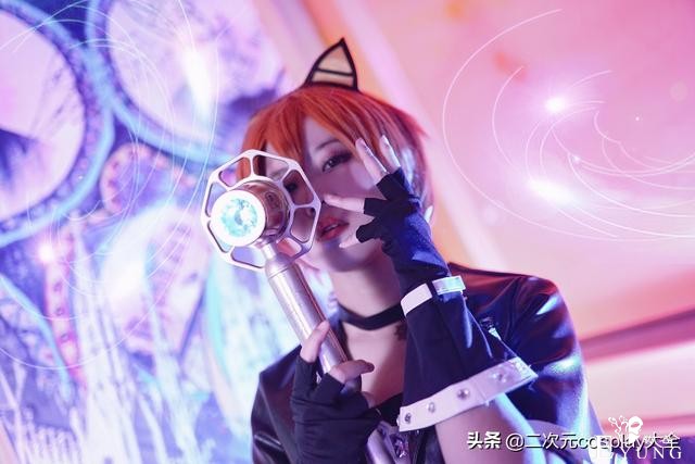 摇滚觉醒星空凛cos，甜系酷女孩，舞台上闪闪发光-7.jpg