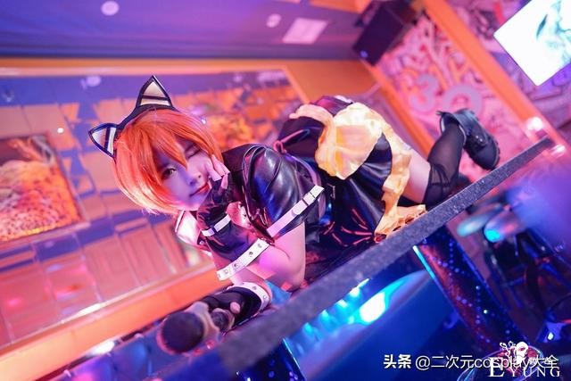 摇滚觉醒星空凛cos，甜系酷女孩，舞台上闪闪发光-10.jpg