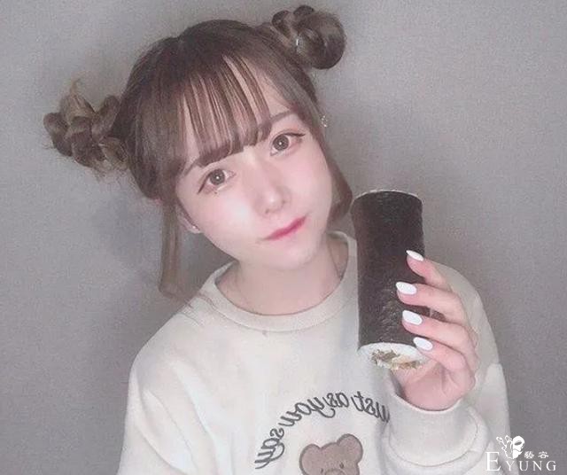 17岁高中生“男扮女装”，因长相甜美吸粉无数，女生都自愧不如-3.jpg