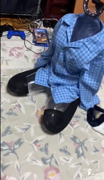 日本网友制作出可以摸的VR女友，怎么感觉好凄惨-5.jpg