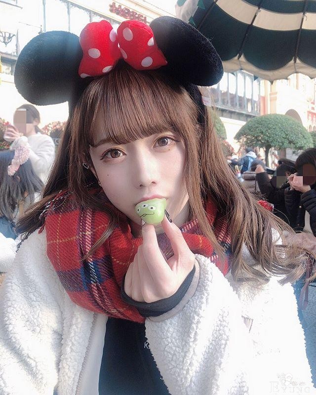 二次元萌妹选左还是右？看到男子学校毕业证我犹豫了-5.jpg